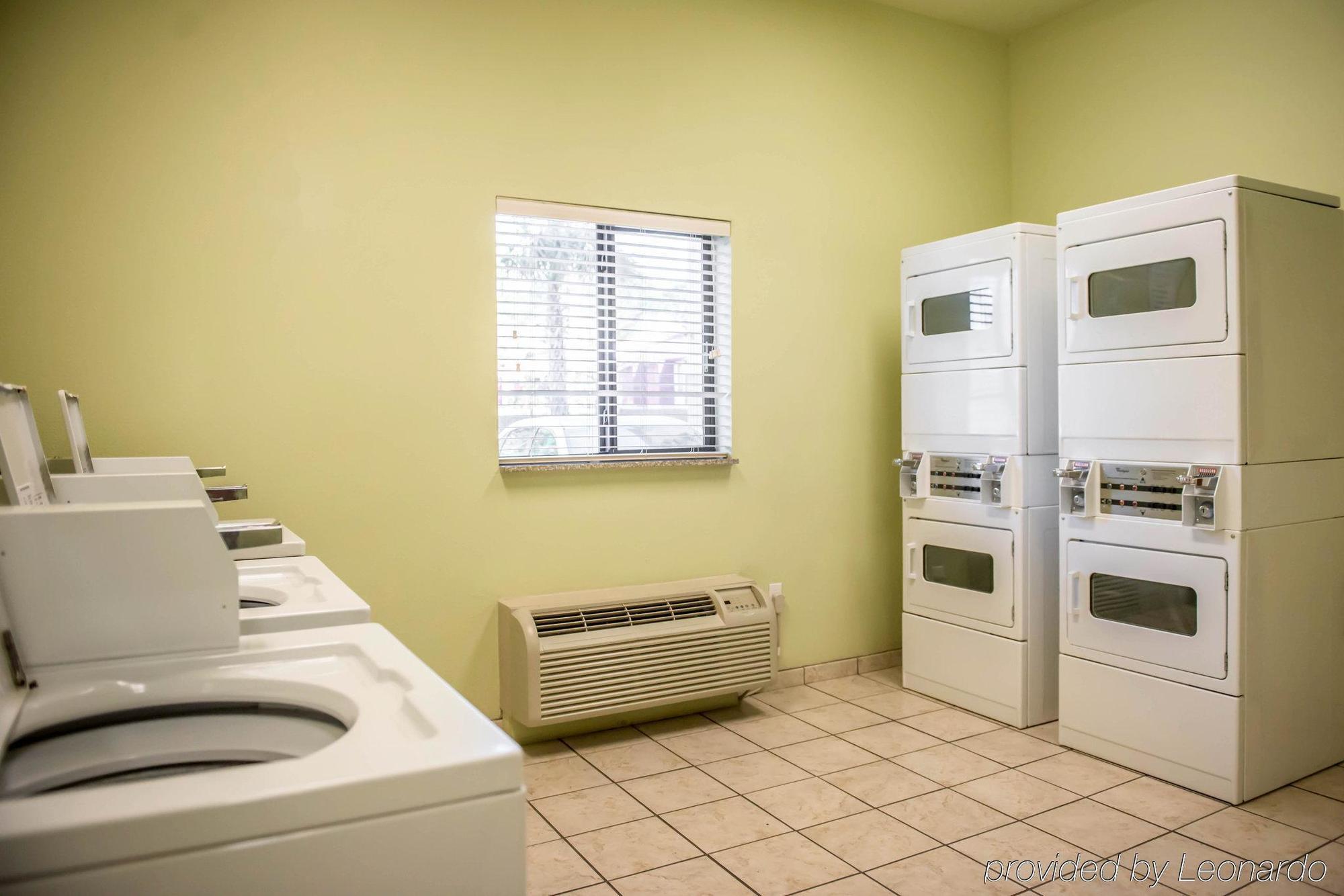 Suburban Studios Near Panama City Beach Eksteriør bilde